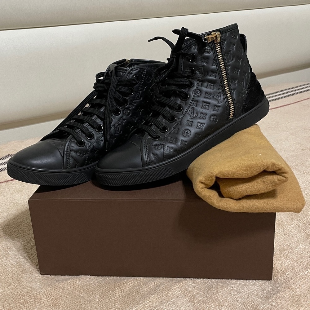 Louis Vuitton Black High-Top Sneakers - Picture 14 of 14